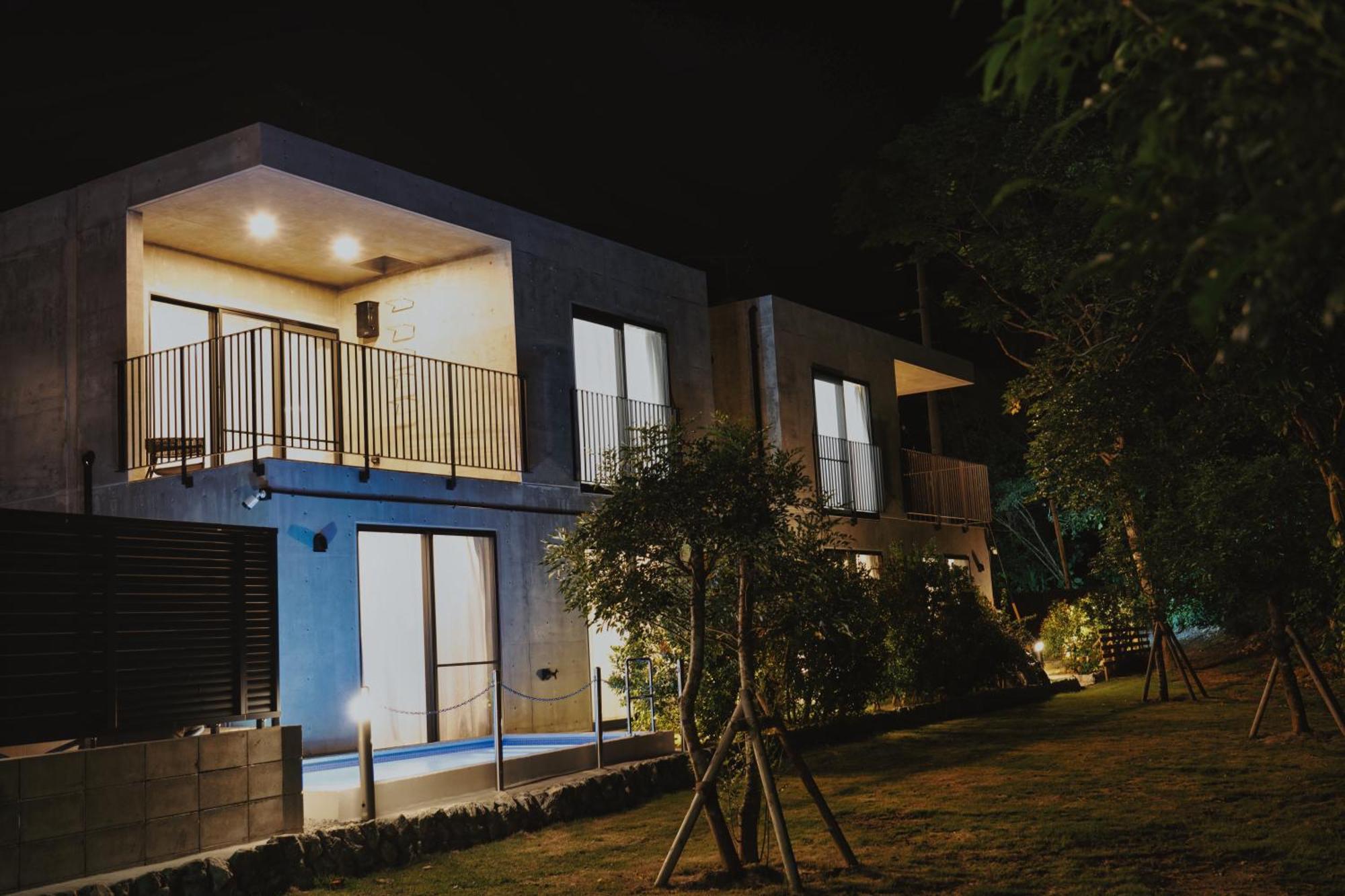 Villa オープン記念!! 期間限定割引!!! Ryukyu Breeze 天然ビーチまで徒歩30秒 プライベートプール付きvilla 北部
