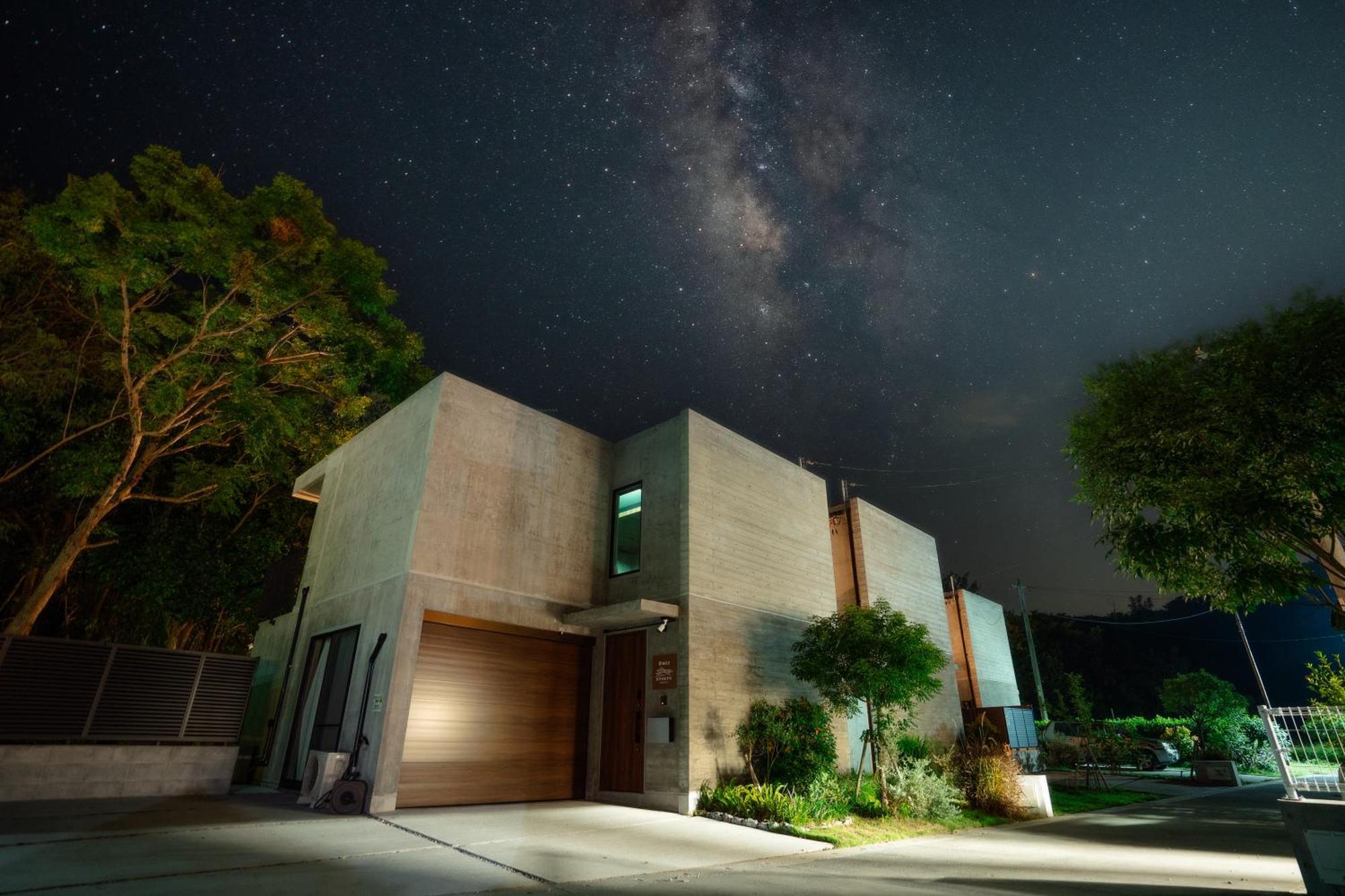 Villa オープン記念!! 期間限定割引!!! Ryukyu Breeze 天然ビーチまで徒歩30秒 プライベートプール付きvilla 北部